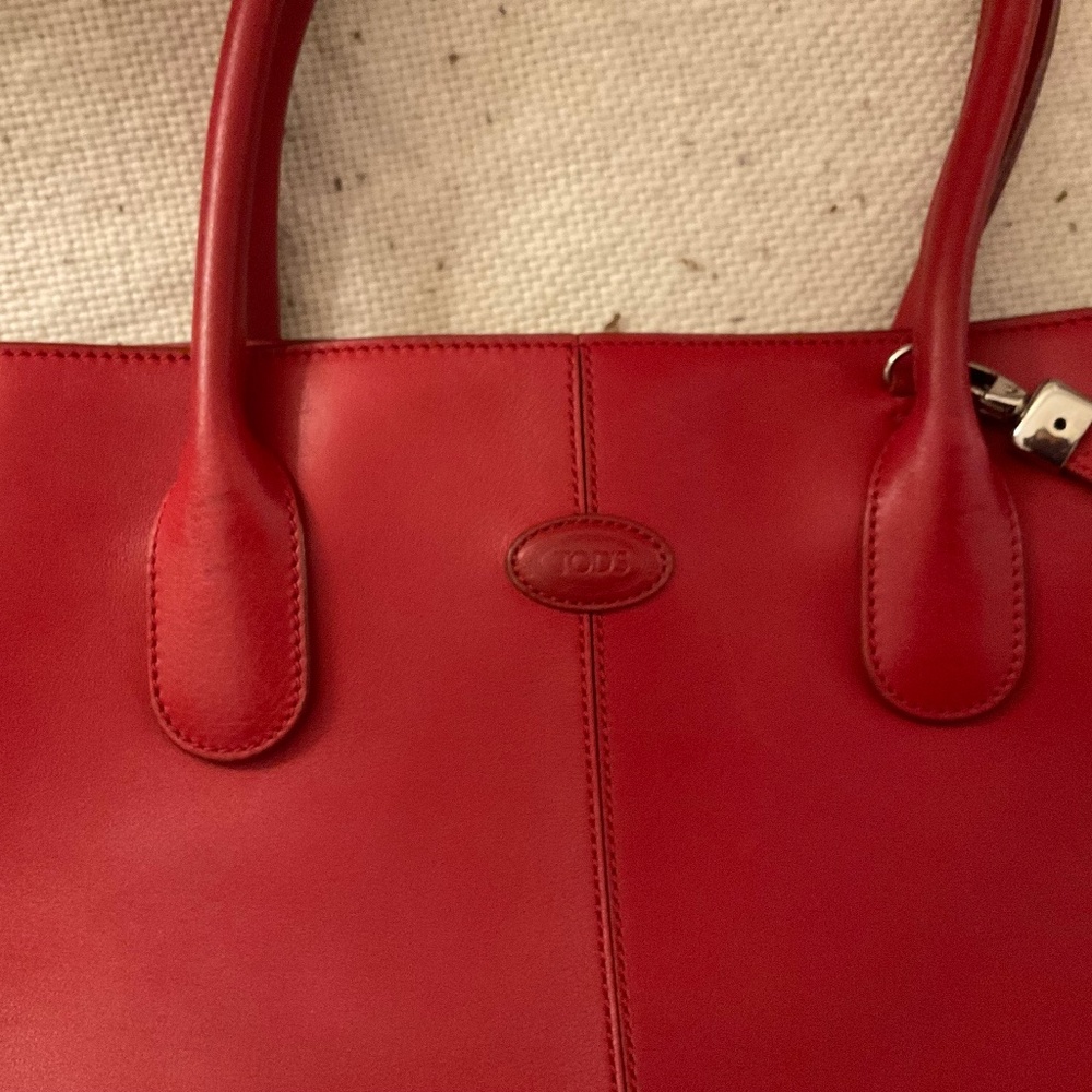 Tod’s red leather bag - Picture 3 of 12